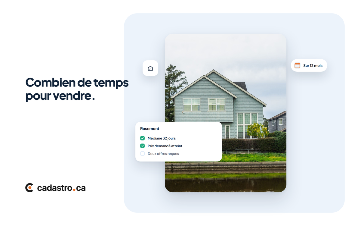 Maison unifamiliale bleu pâle vue depuis la rue